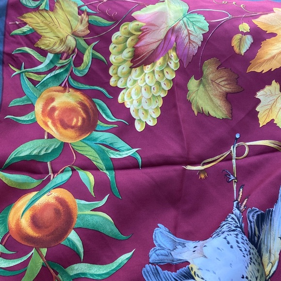 Hermes game bird autumn fruit print silk Carre 90cm - Picture 4 of 7